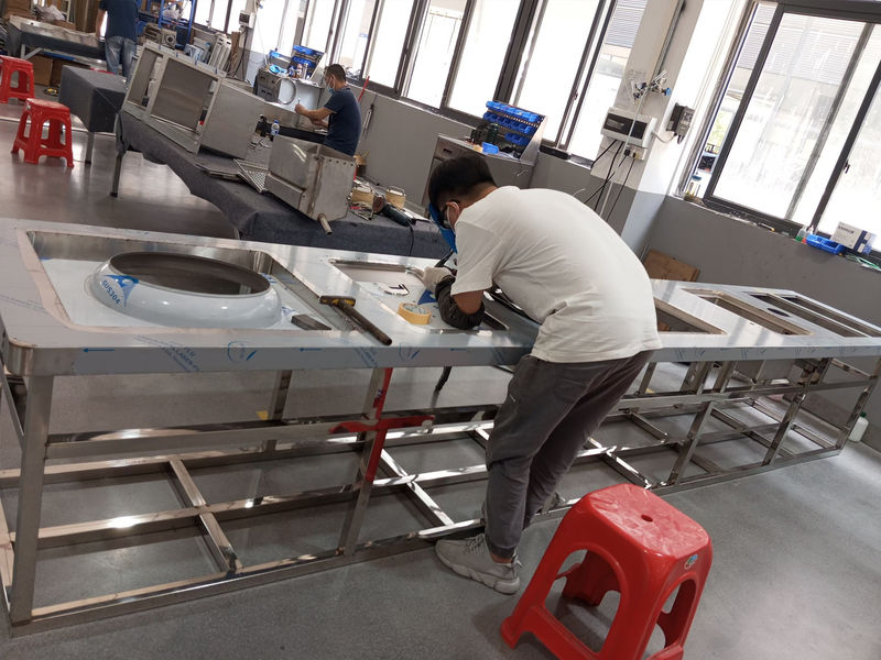 Shenzhen Smart Kitchen Digital Electric Appliances Co., Ltd Produktionslinie des Herstellers
