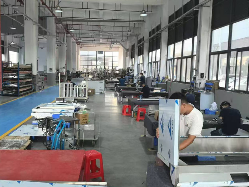 Shenzhen Smart Kitchen Digital Electric Appliances Co., Ltd Produktionslinie des Herstellers