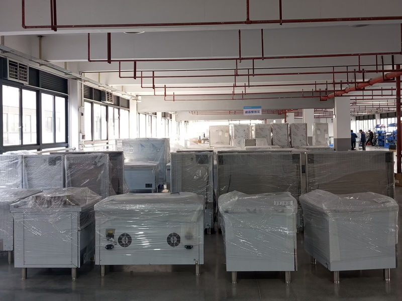 Shenzhen Smart Kitchen Digital Electric Appliances Co., Ltd Produktionslinie des Herstellers